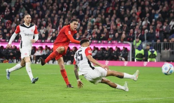 官方入口-【德甲】穆西亚拉一条龙，拜仁4比0法兰克福