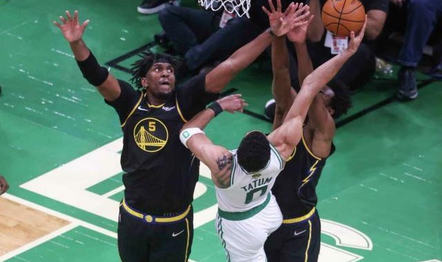 体育平台-总决赛中锋PK：卢尼将有更大戏份罗威能否克服伤病