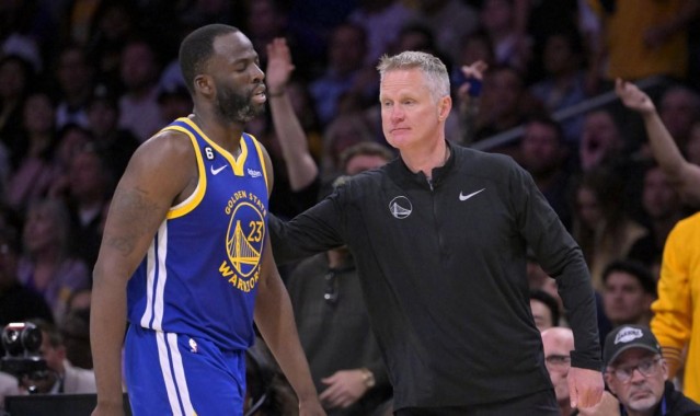 体育平台-勇士队主帅谈格林在对阵芝加哥公牛队的比赛中，最后时刻的犯规